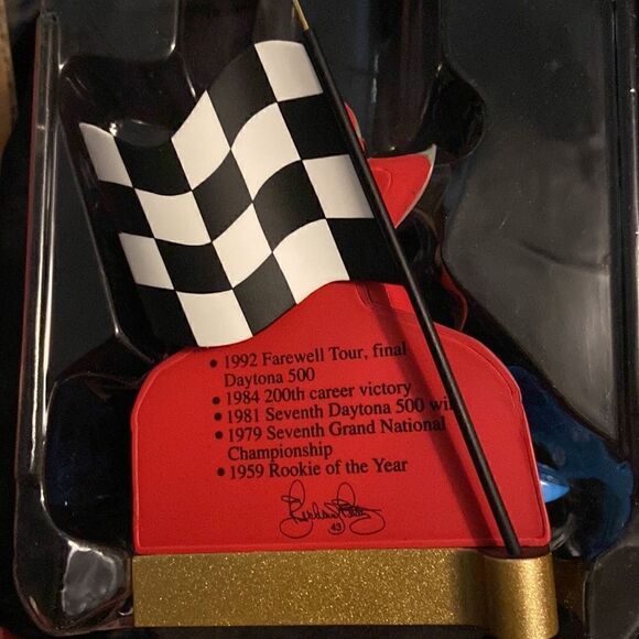 Vintage Richard Petty Hallmark #43 Keepsake Ornament 1998 NASC… - Picture 6 of 6